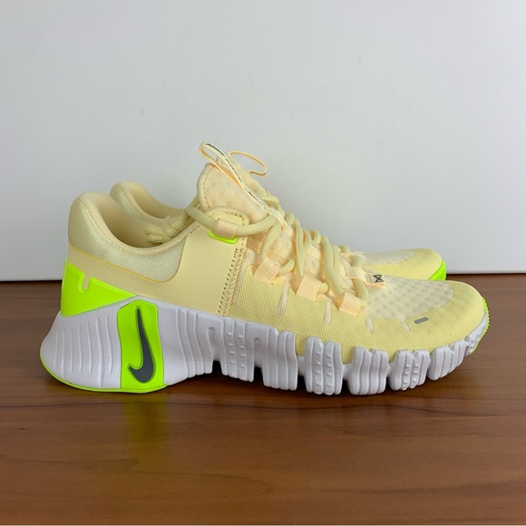 Nike Free Metcon 5 Training Shoes - Picture 2 of 16
